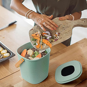 [RESIGILAT] Apa de compost verde, 6 litri, Birambeau.